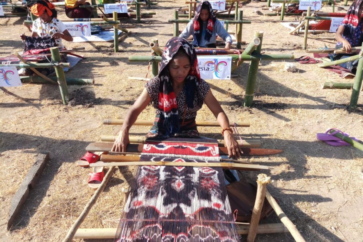 Festival Tenun Ikat di Sumba Barat Daya